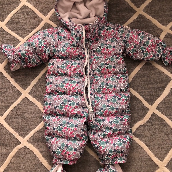 Gap Snowsuit - Picture 3 of 5